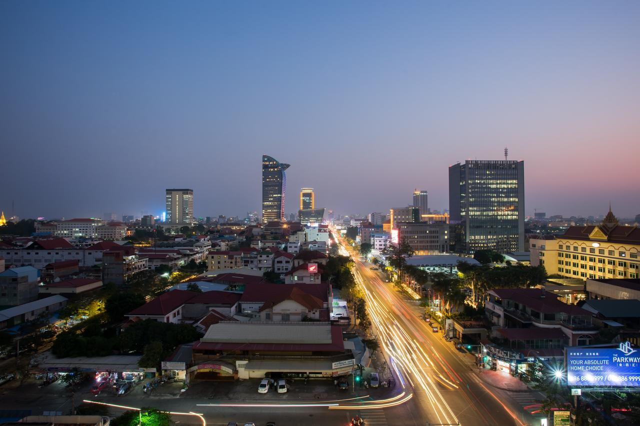 Kuch Oudom Hotel Phnom Penh Exterior photo