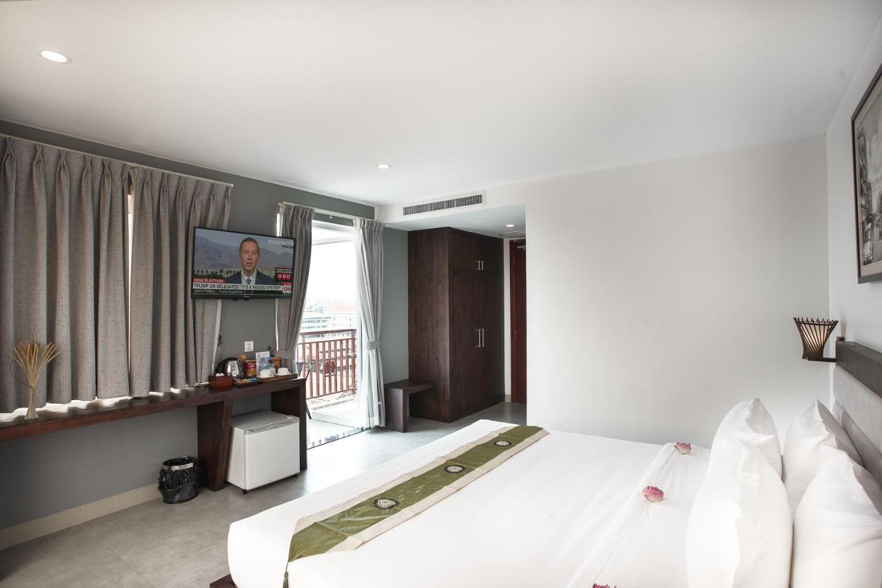 Kuch Oudom Hotel Phnom Penh Exterior photo