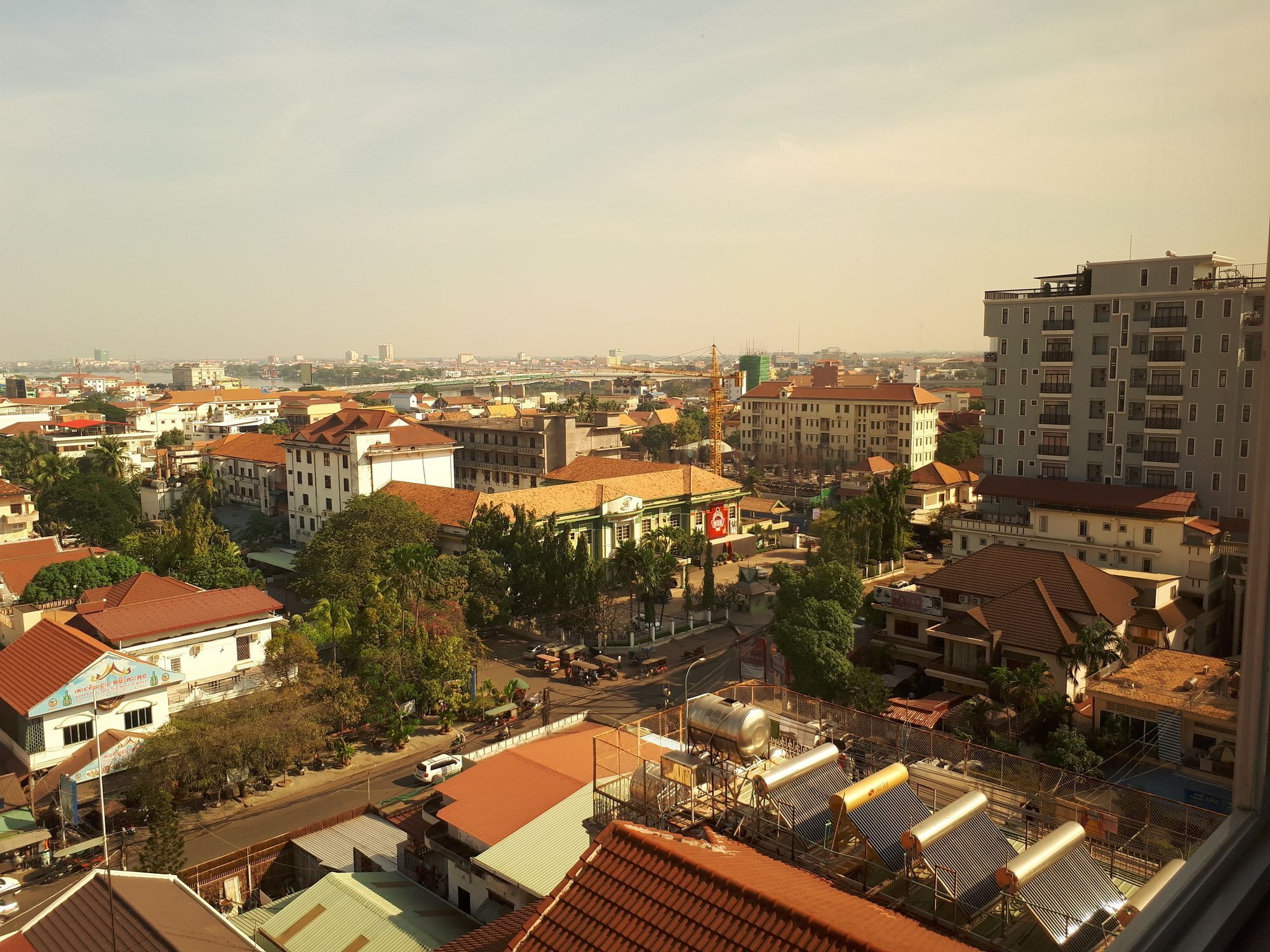 Kuch Oudom Hotel Phnom Penh Exterior photo