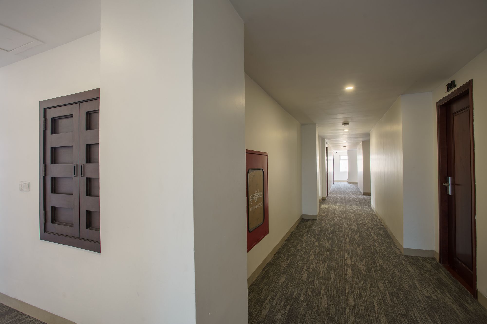 Kuch Oudom Hotel Phnom Penh Exterior photo